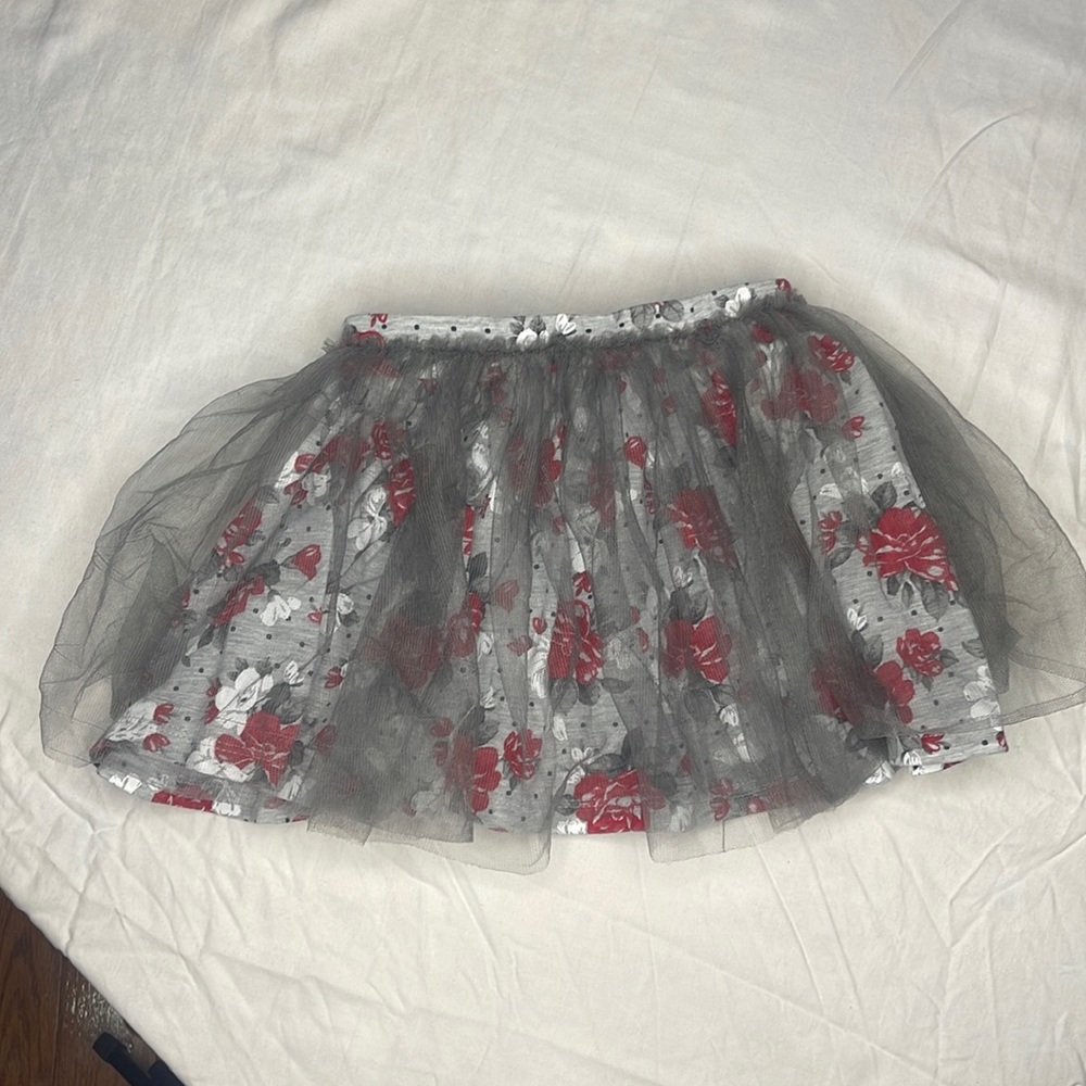 Cute skirt. That is very adorable.